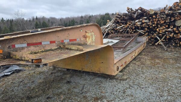 Fardier pour ferme 2 essieux, 18 pi de plancher - Stock#d9260e