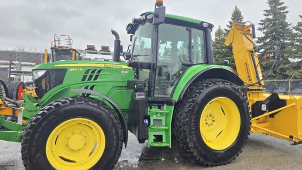 Tracteur John Deere 6140M relevage frontal avec pto, powerquad 40km, suspension cab- Année:2020-2170hrs - Stock#d9265a - Image 4