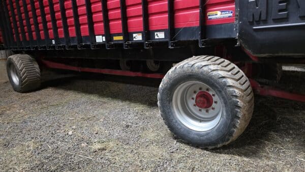Wagon 4 roues Myer x2004 avec pneu550/45-22.5 - Stock#d9332e