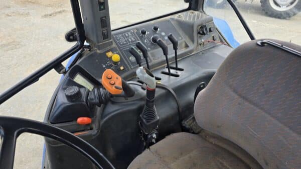 Tracteur New Holland TM 120 suspension avant ,loader-Année:2004-11900hrs-stock#d9260l – Image 7