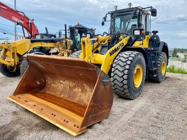 Loader Komatsu WA380 avec godet-6000HRS-Année:2021 Stock #S2223N/9216