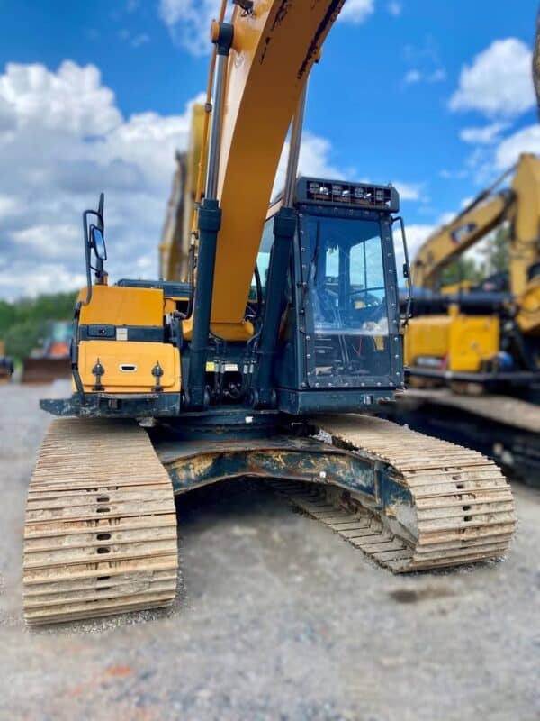 Excavatrice Hyundai HX220L avec 1 godet et pouce-2941HRS-Année:2020 Stock #S2223H/9216 - Image 4