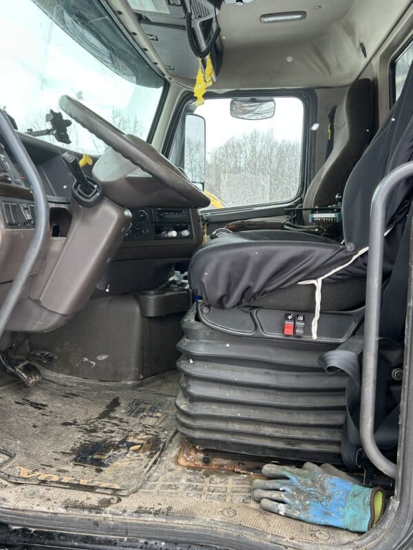 Camion Dompeur Volvo automatique Année:2015 -377200 kilos Stock#P1317/9292a - Image 18