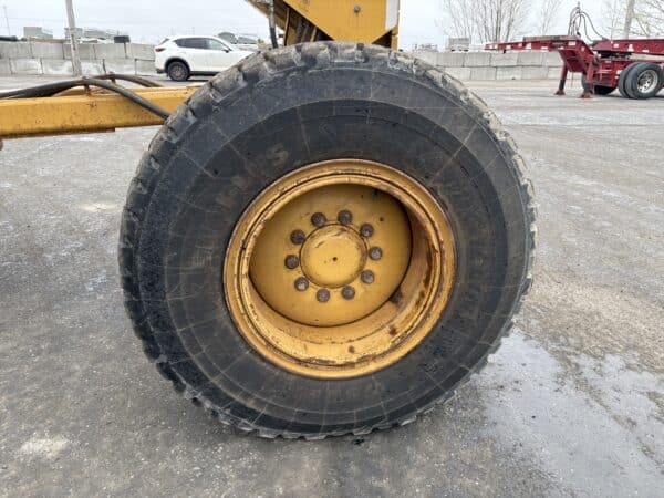 Niveleuse Caterpillar 140M avec blade 14pi et aile à neige-anné:2012-10.620 heures-Stock#E1200W/9387 – Image 17